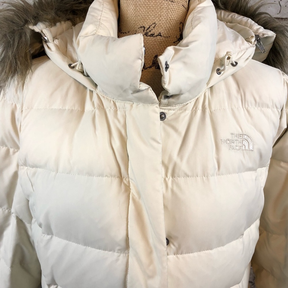 THE NORTH FACE • Winter White Puffer - Picture 4 of 8